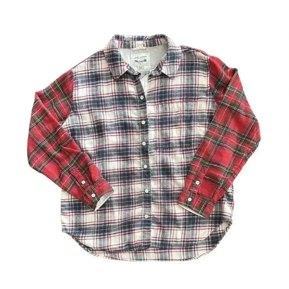 American Eagle Flannel Shirt Women’s Size Small Patch Plaid Pattern Holidays - Picture 1 of 9